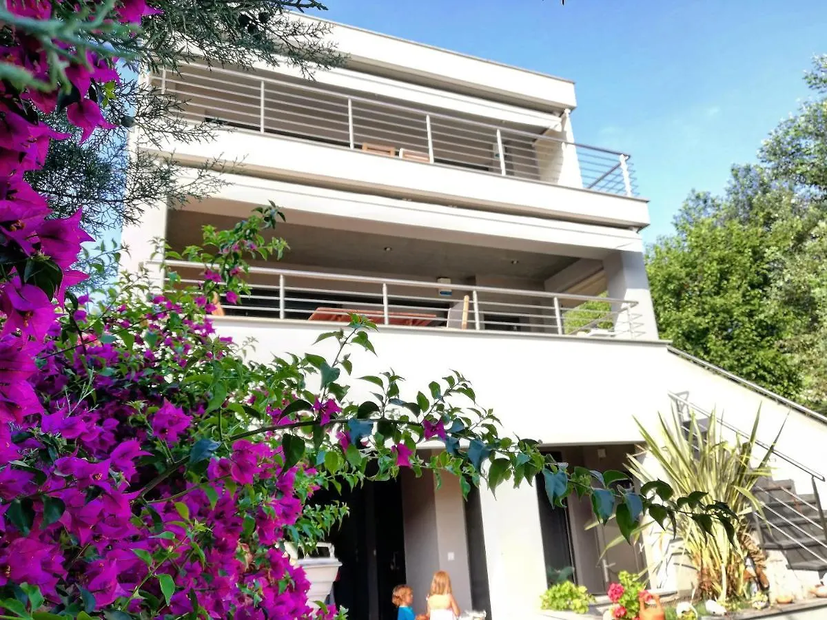 Σπίτι διακοπών ΆNASSA PORTO KOUFO Sea front suites