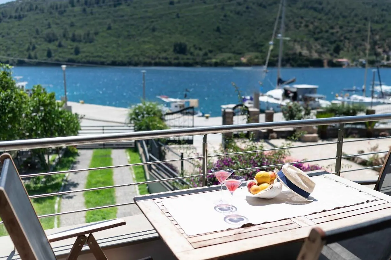 ΆNASSA PORTO KOUFO Sea front suites
